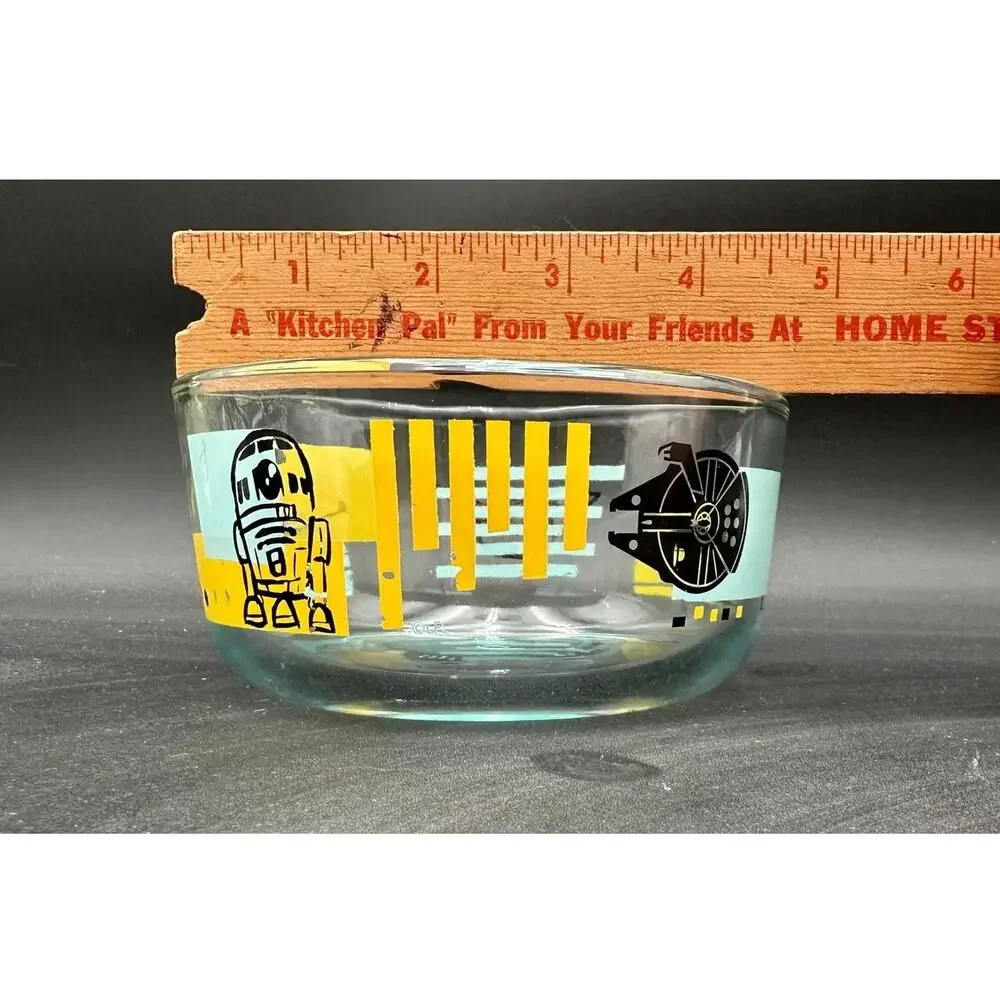 Pyrex Star Wars 2 piece Set 7200 4.75", 7211 8" x 6" - Picture 10 of 12